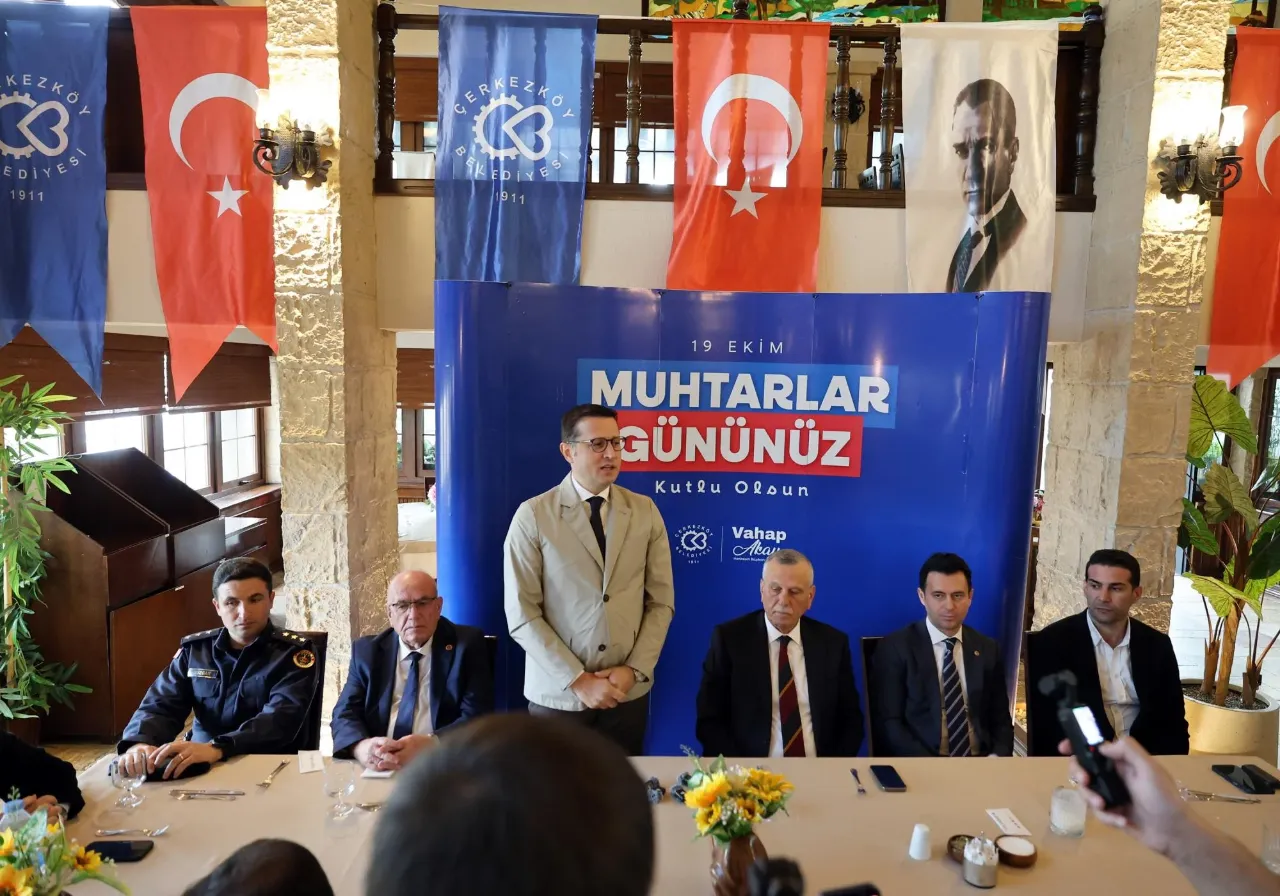 Vahap Akay: Muhtarlar demokrasinin ilk basamağıdır